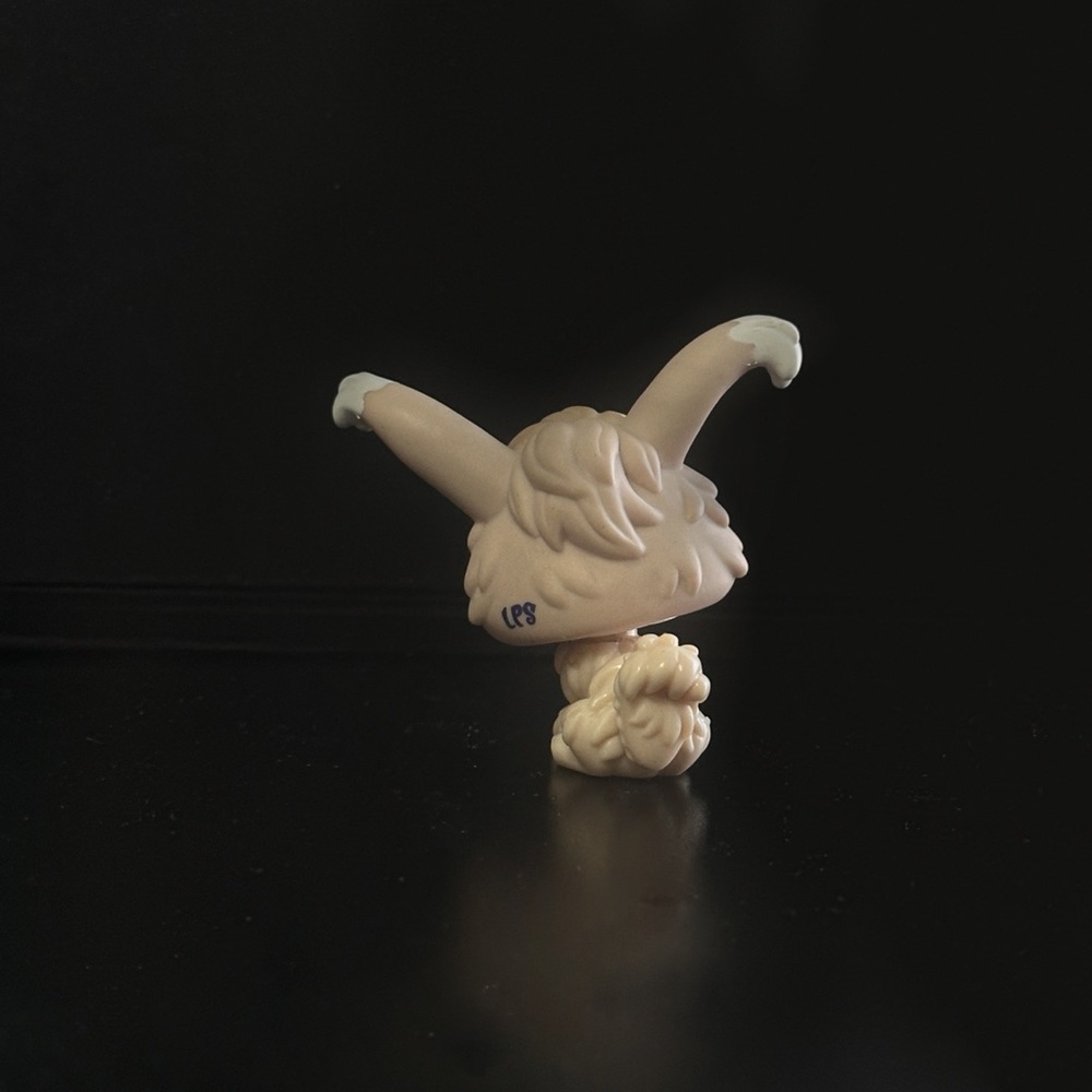 LPS RARE Grey Rabbit #1471 Authentic Littlest Petshop - Picture 2 of 3